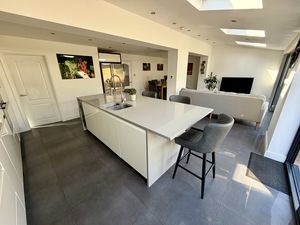 Kitchen- click for photo gallery